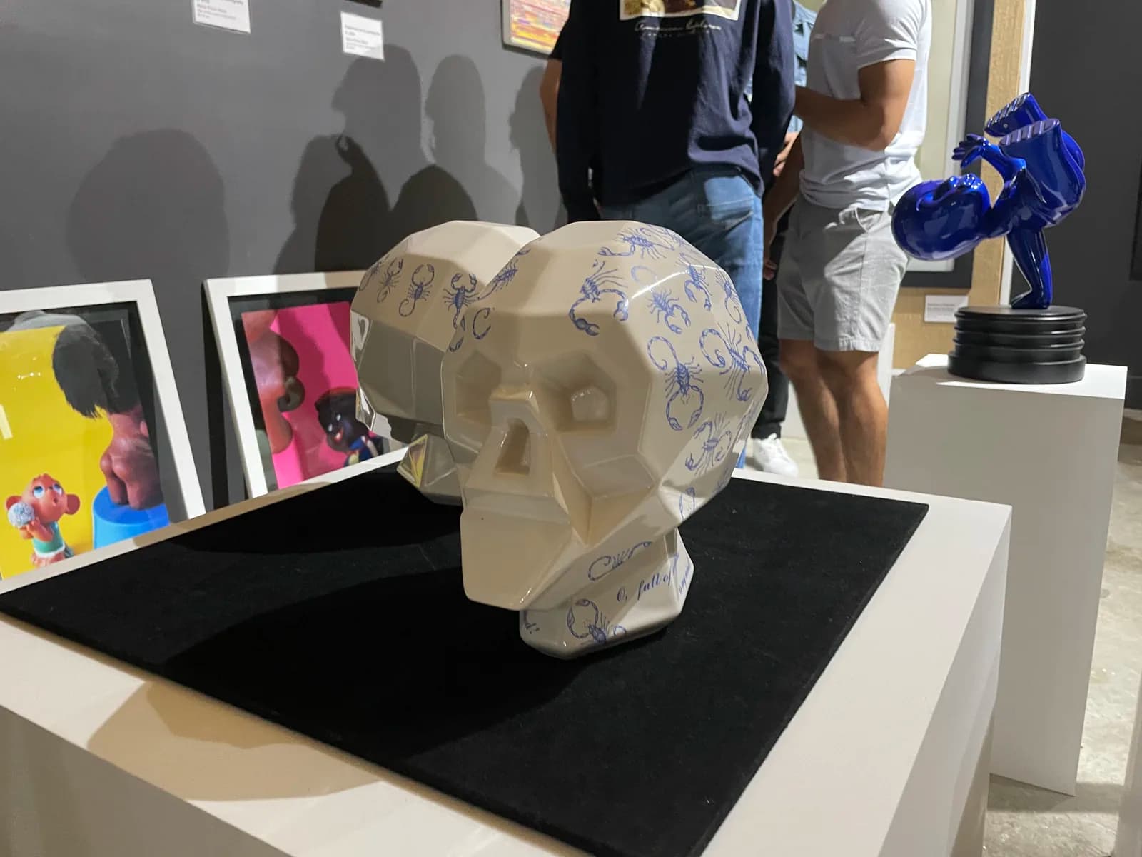 Escultura de Calavera con Alacranes
