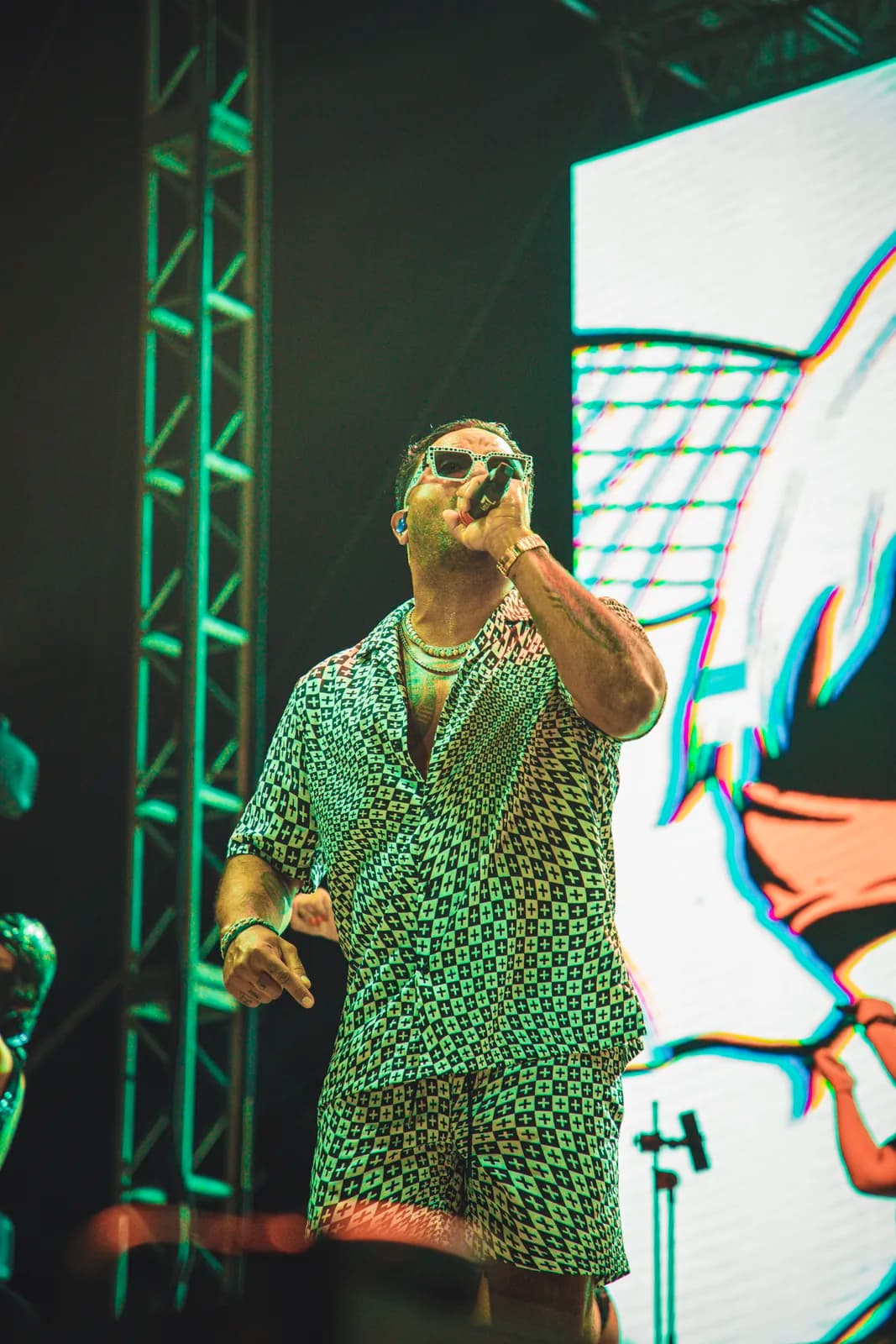 Zion y Lennox ponen Progreso Yucatán a Bailar, foto 10 de 11