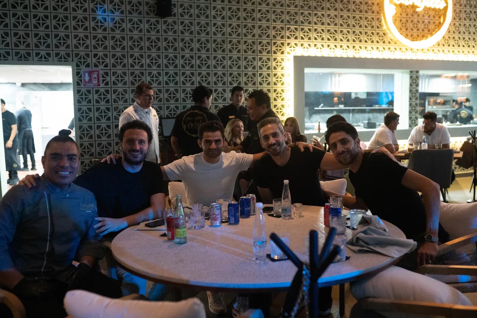 El Empresario Jimmy Abraham con invitados especiales. – Abel Castro