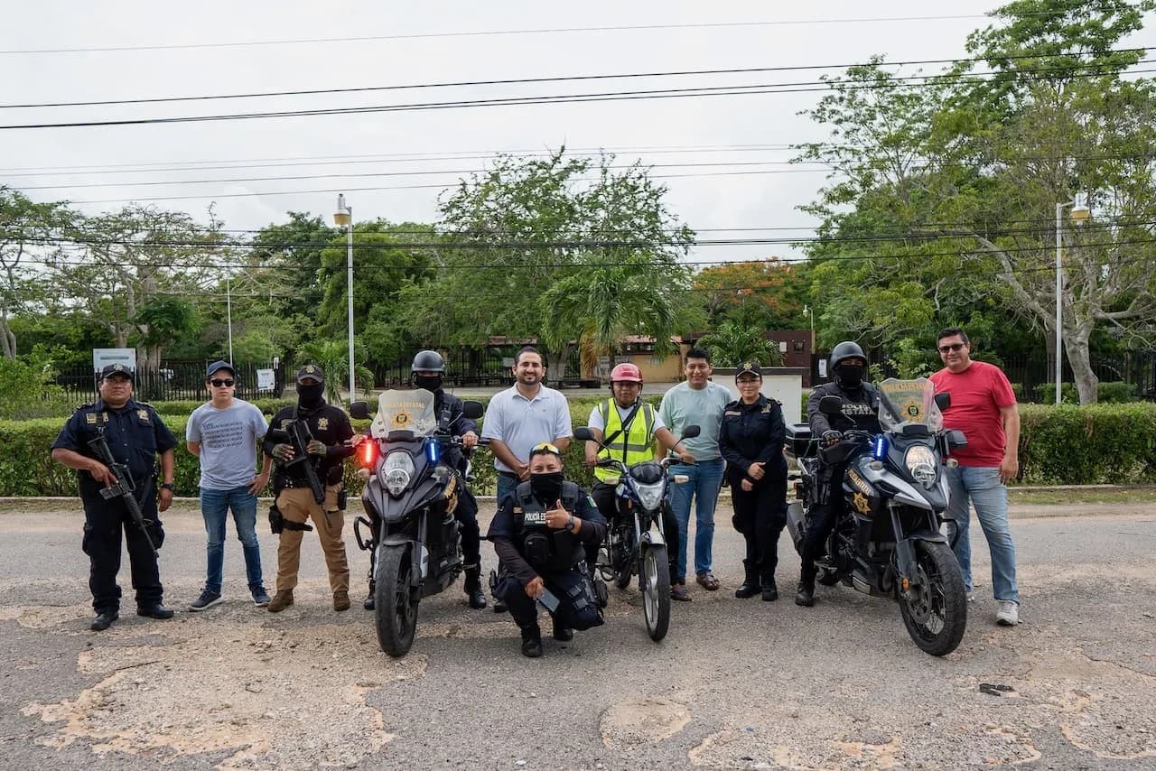 Empresarios de ARVAY donan chalecos de seguridad para prevenir accidentes, foto 1 de 6