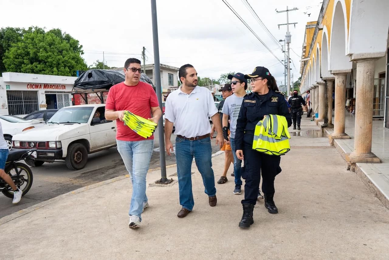 Empresarios de ARVAY donan chalecos de seguridad para prevenir accidentes, foto 5 de 6