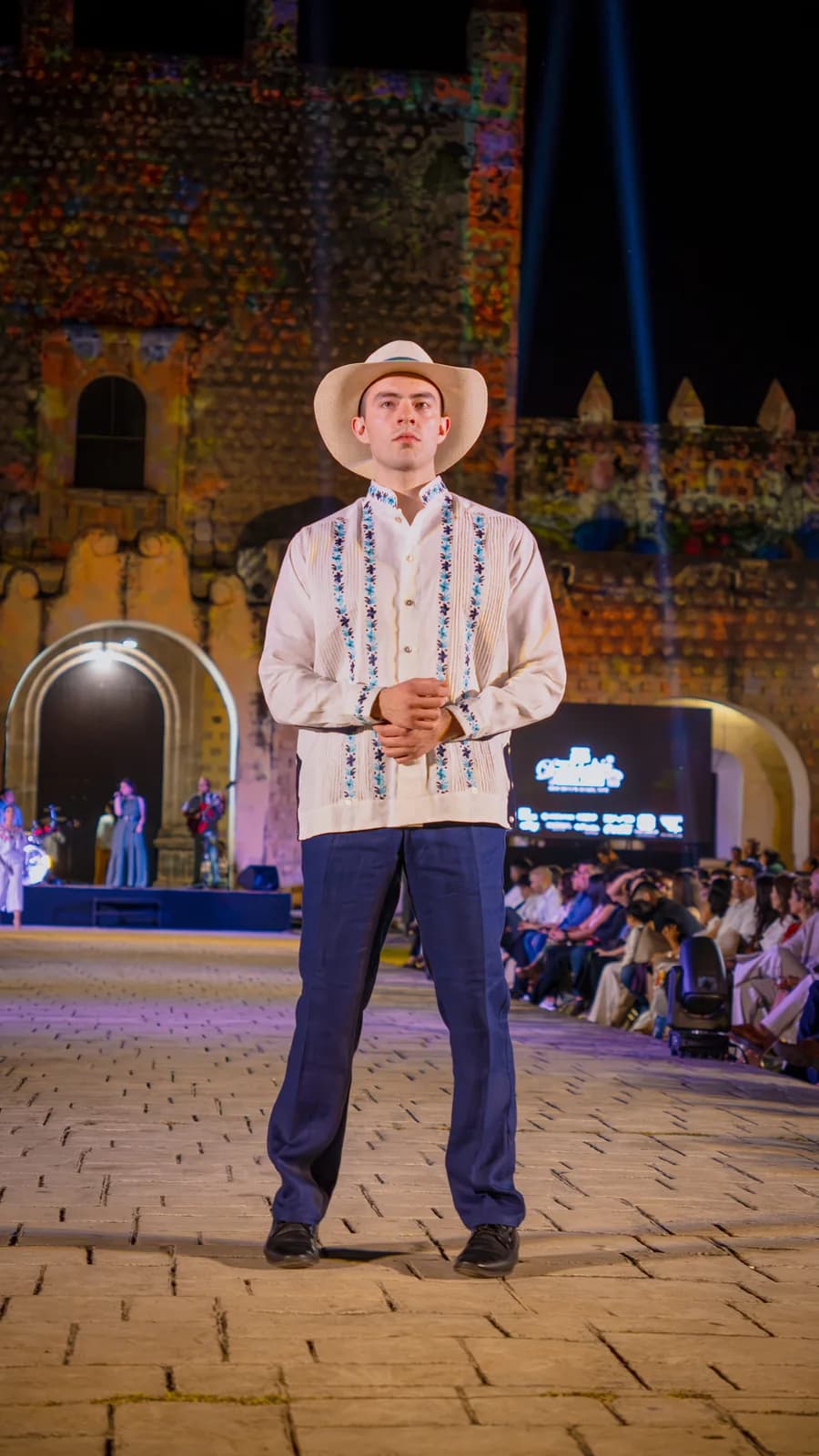 La Pasarela de la 12ª Edición del Día de la Guayabera en Valladolid: Estilo y Cultura Yucateca en su Máxima Expresión, foto 2 de 10
