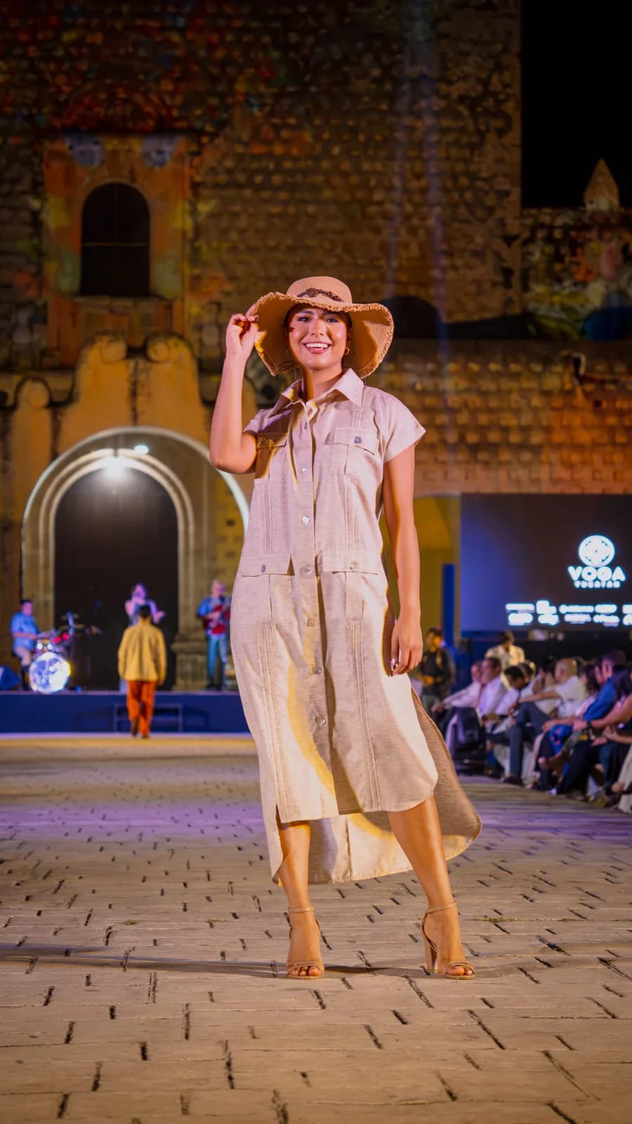 La Pasarela de la 12ª Edición del Día de la Guayabera en Valladolid: Estilo y Cultura Yucateca en su Máxima Expresión, foto 1 de 10