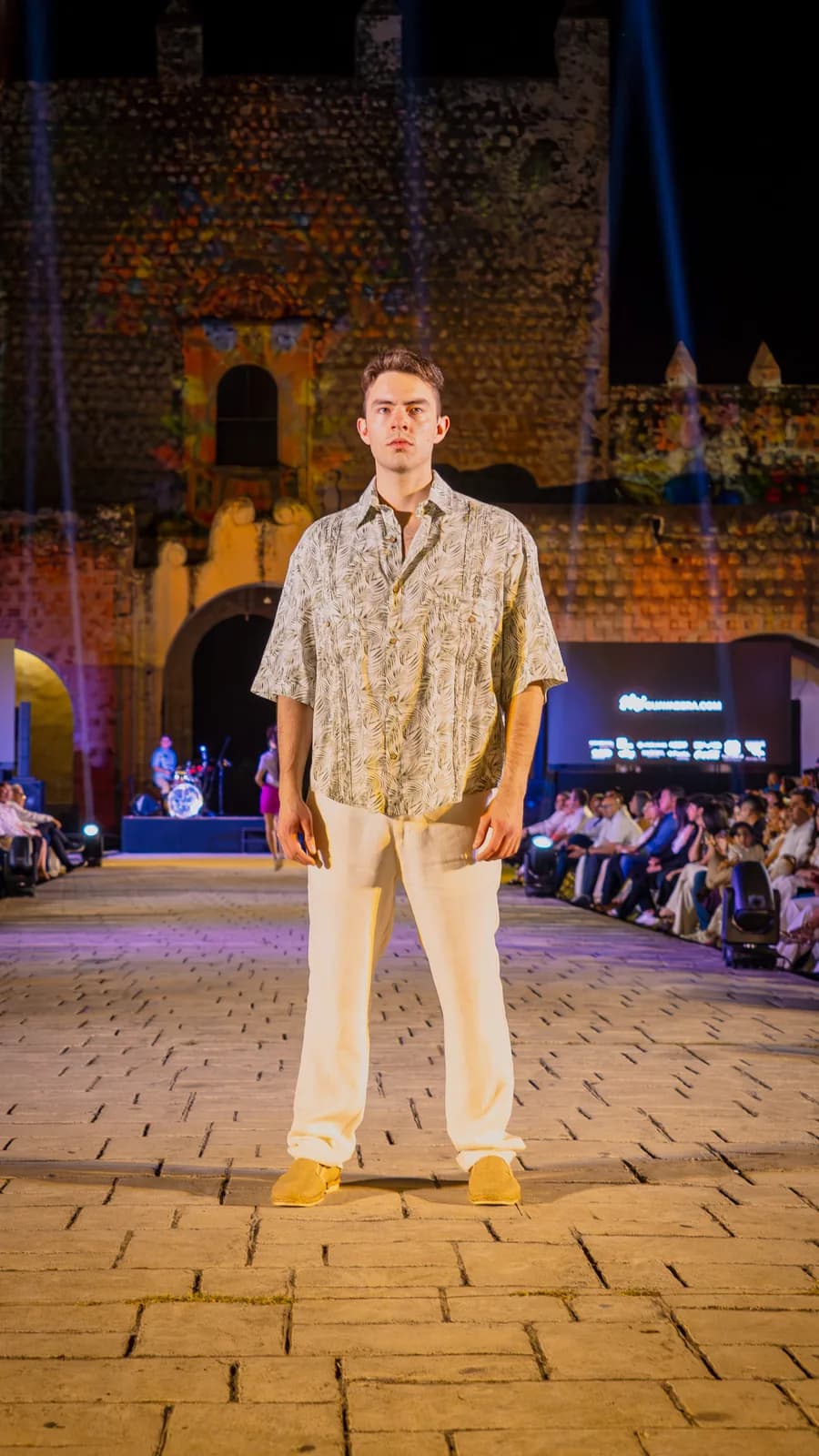 La Pasarela de la 12ª Edición del Día de la Guayabera en Valladolid: Estilo y Cultura Yucateca en su Máxima Expresión, foto 3 de 10