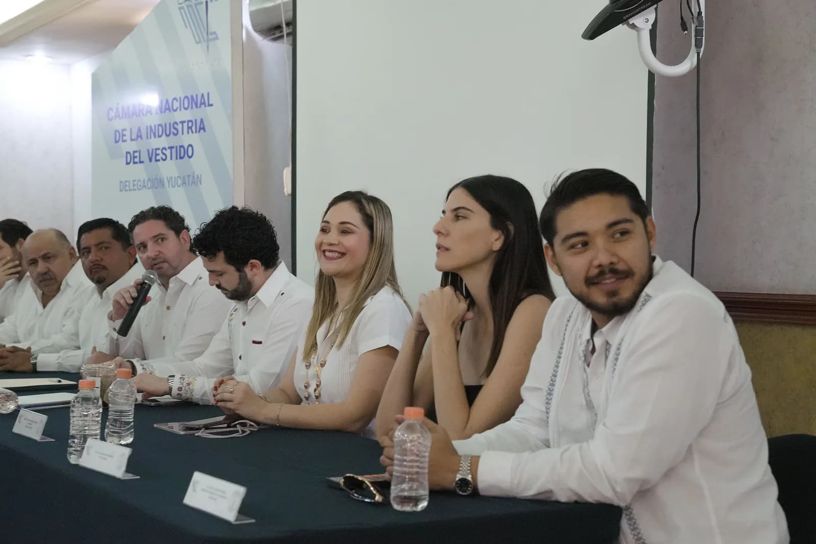 CANAIVE presenta pasarela en Valladolid en la 12ª edición del Día de la Guayabera este 21 de Marzo, foto 2 de 6
