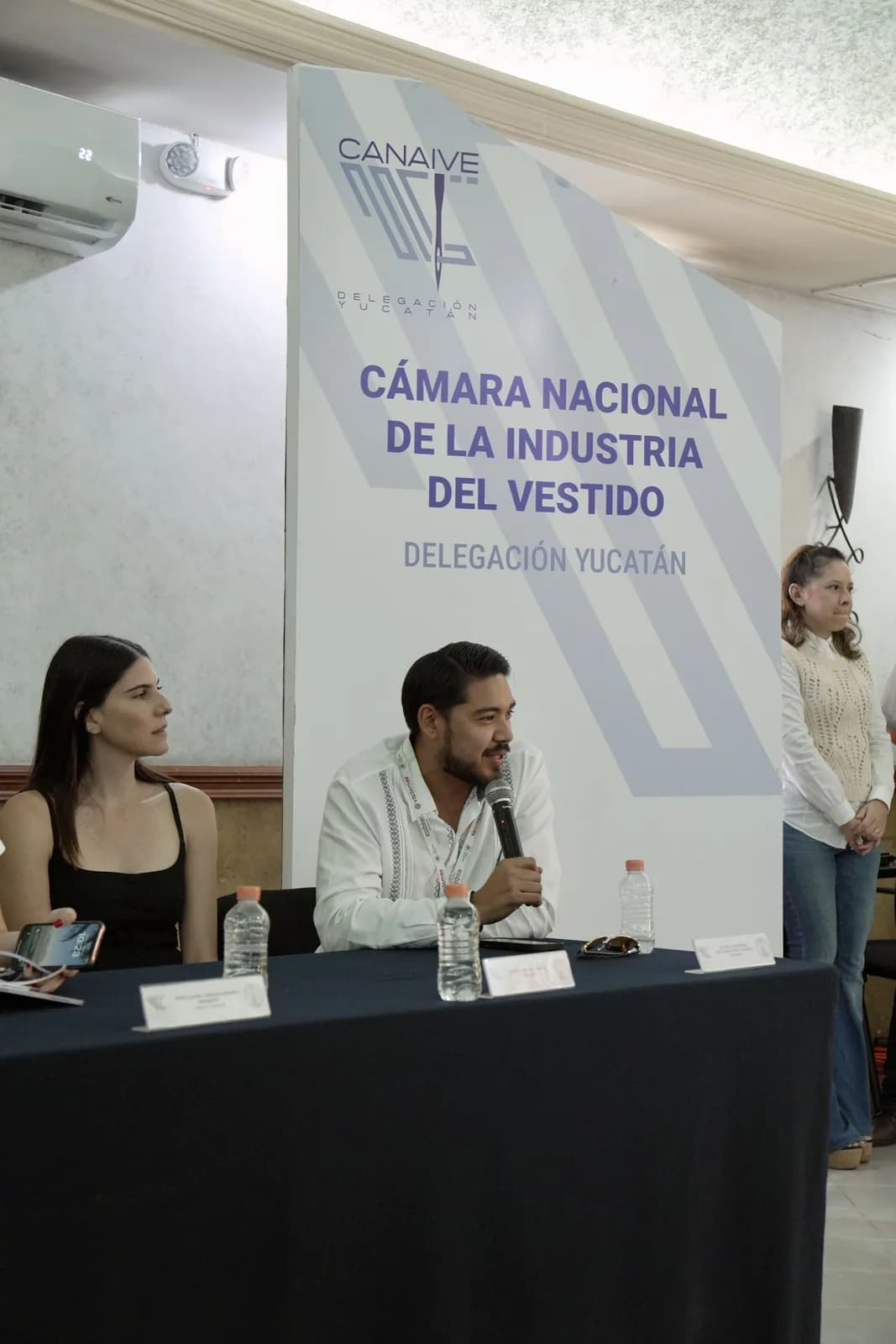 CANAIVE presenta pasarela en Valladolid en la 12ª edición del Día de la Guayabera este 21 de Marzo, foto 3 de 6
