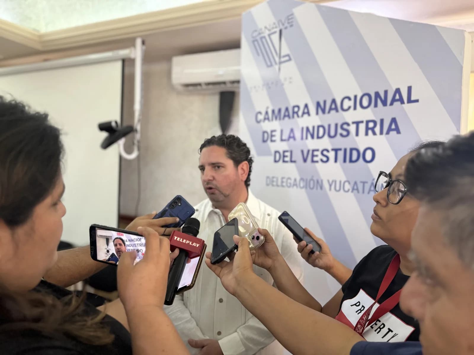 CANAIVE presenta pasarela en Valladolid en la 12ª edición del Día de la Guayabera este 21 de Marzo, foto 4 de 6