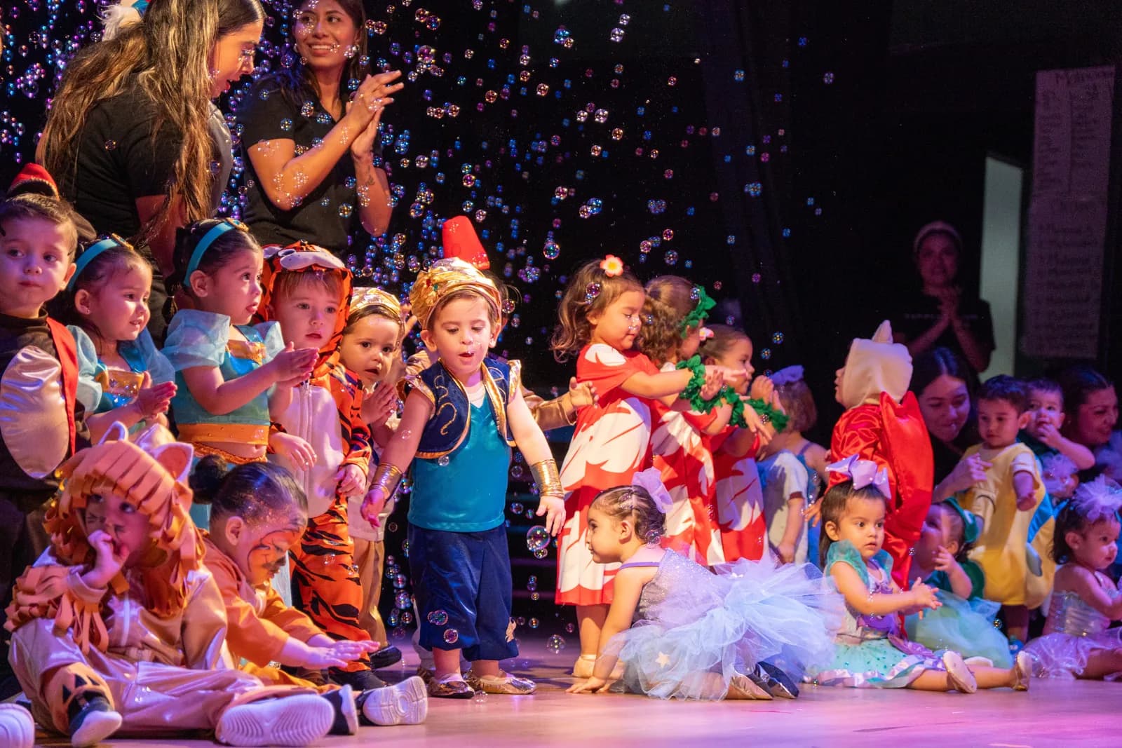Un Viaje Mágico por el Mundo de Disney: BeeKids Maternal celebra su Festival de Fin de Curso 2025, foto 1 de 9
