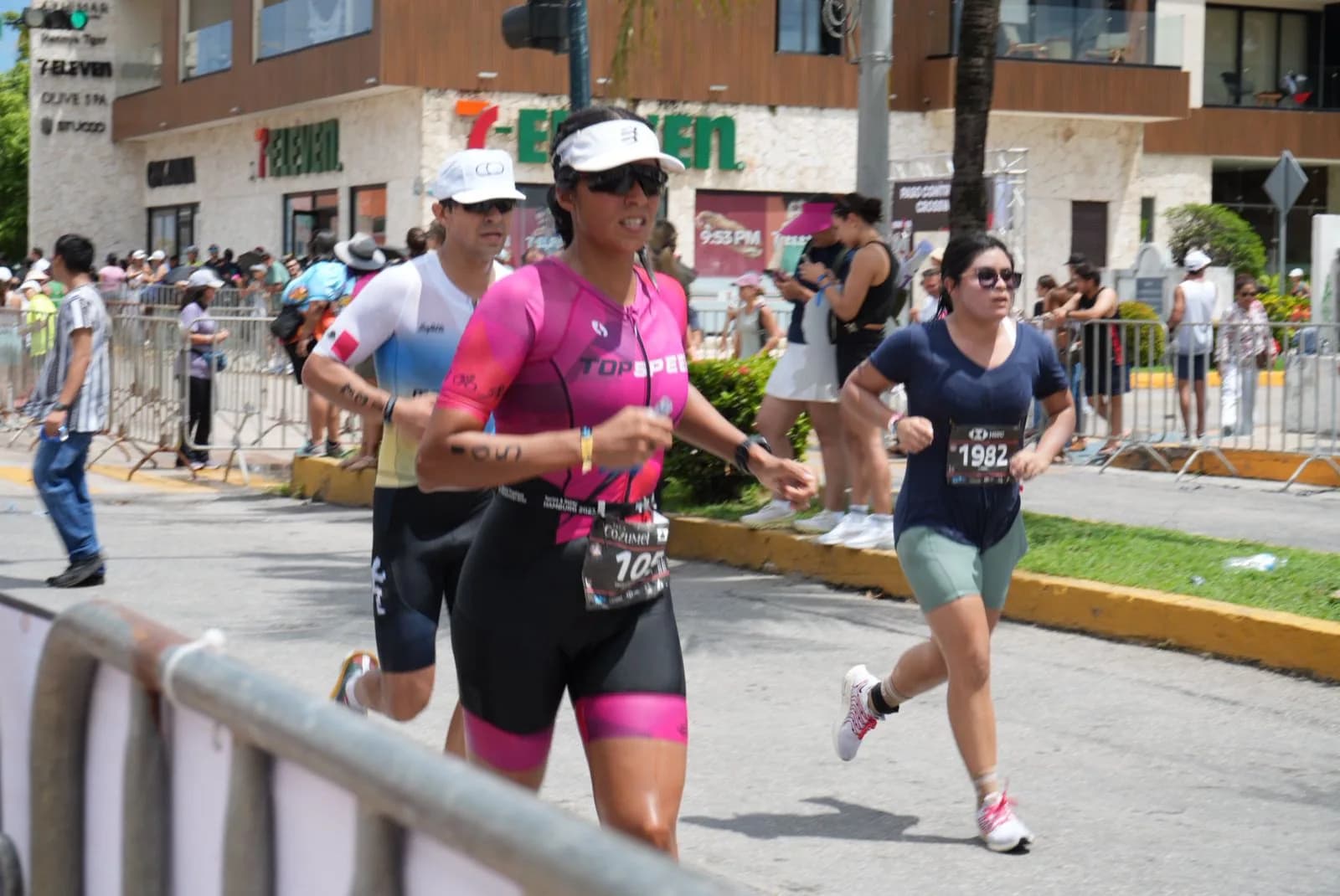 Top Speed presente en el IRONMAN Cozumel 2025, foto 6 de 9