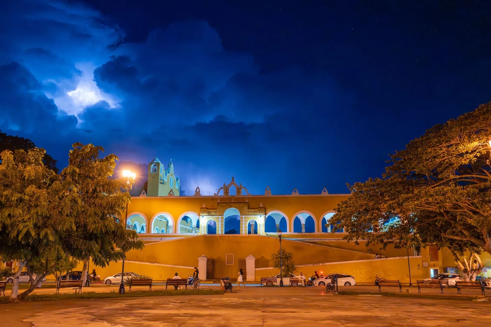 Izamal es Mágico de noche, foto 2 de 8
