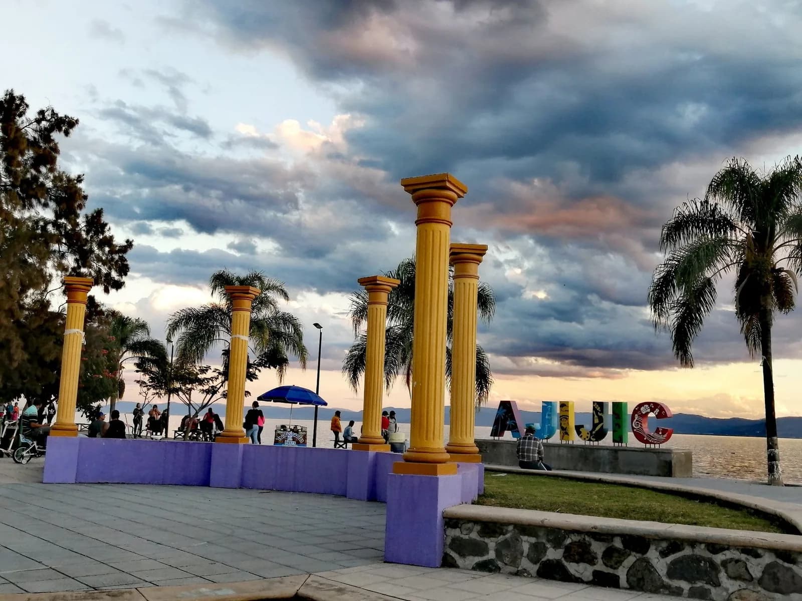 Malecón de Ajijic, foto 1 de 2