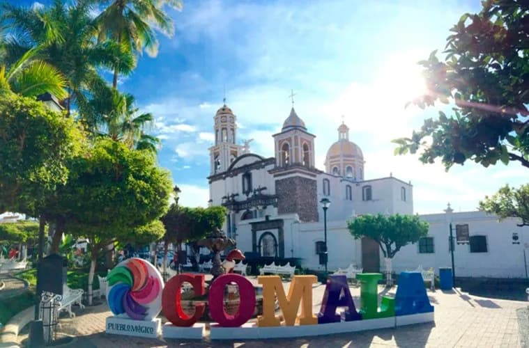 Comala, foto 1 de 15