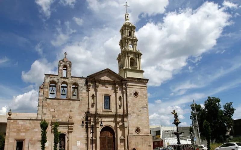 Linares, foto 2 de 9