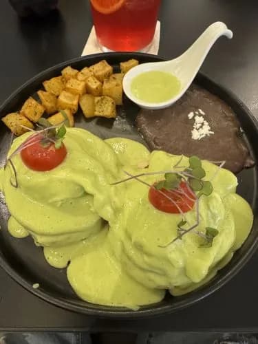 María 33, foto 3 de 8
