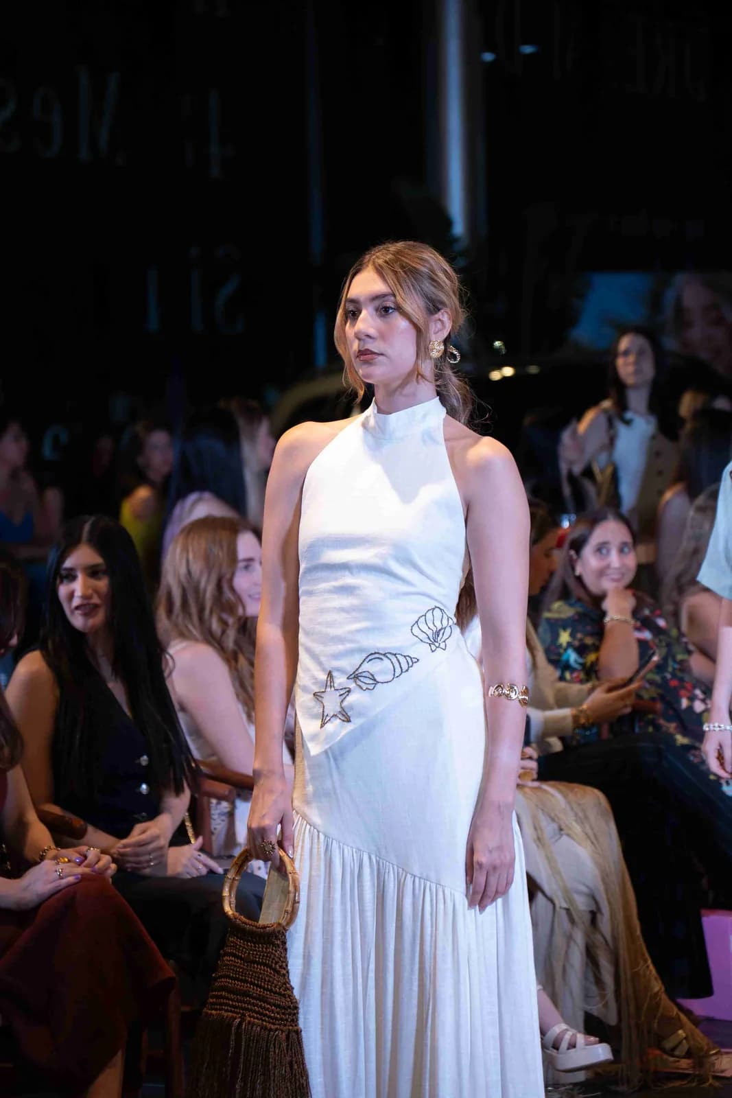 Vero Díaz Origen presenta “Palmar Runway” una noche de moda, estilo y experiencias sensoriales✨, foto 5 de 14