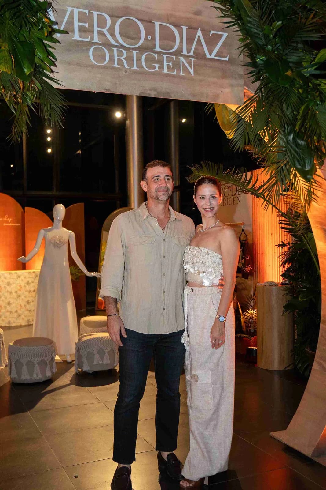 Vero Díaz Origen presenta “Palmar Runway” una noche de moda, estilo y experiencias sensoriales✨, foto 2 de 14