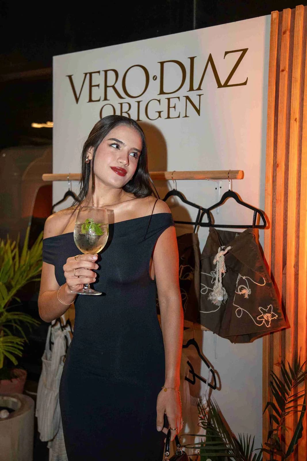 Vero Díaz Origen presenta “Palmar Runway” una noche de moda, estilo y experiencias sensoriales✨, foto 13 de 14
