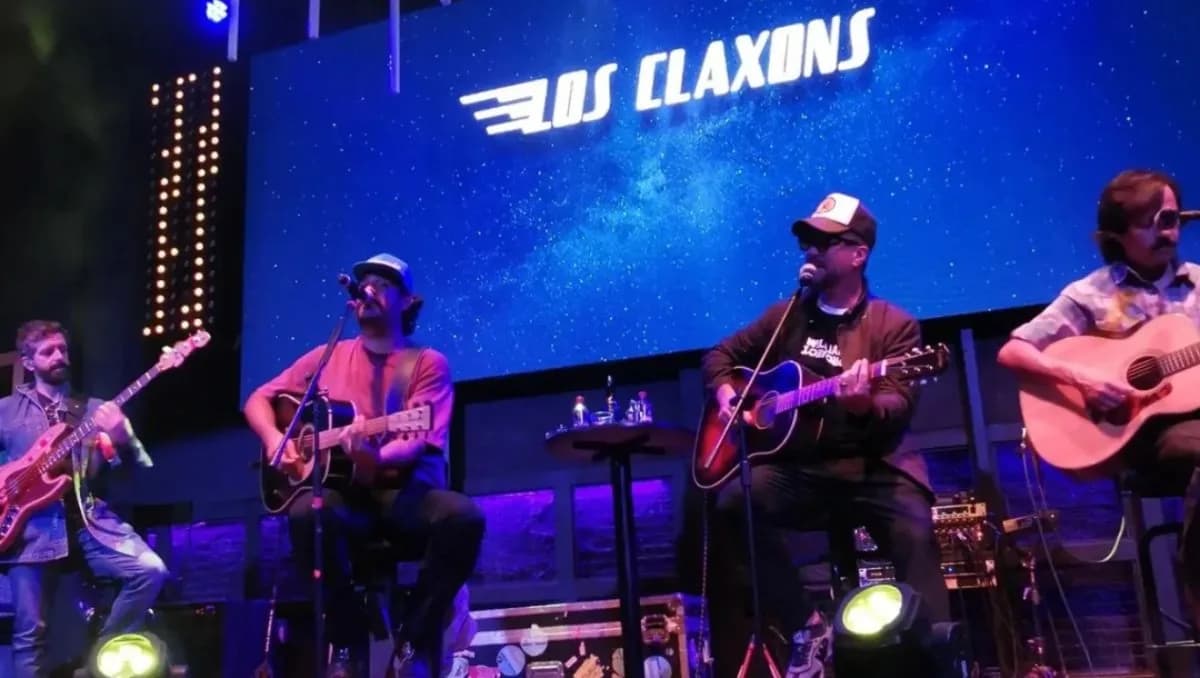 Los Claxons en Mérida, una noche íntima para cantar y recordar, foto 2 de 6