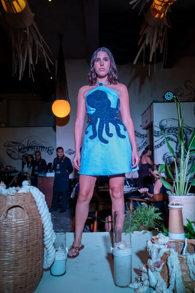 Adiós al bendito verano: una noche de Vero Díaz, cocteles y moda en Mérida, foto 7 de 12