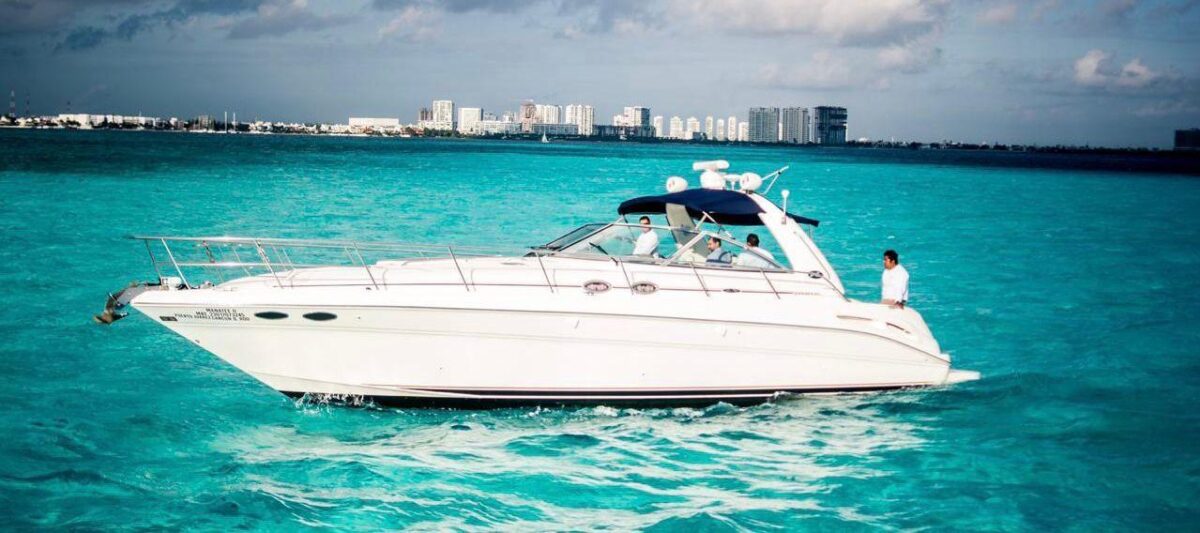 Yate Azul - Isla Mujeres - Image 4